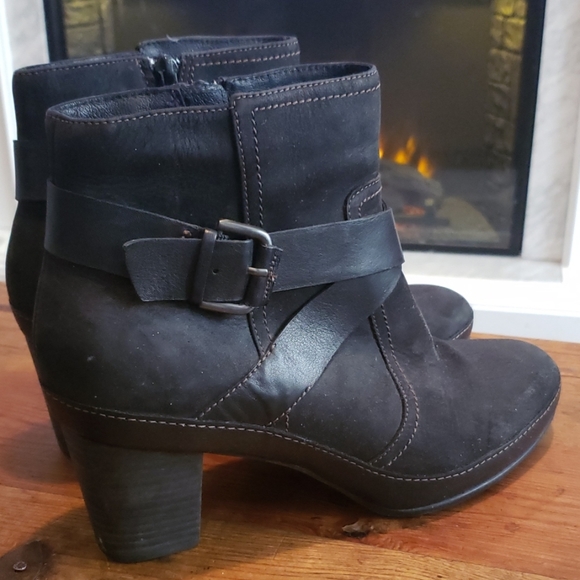 clarks active air boots